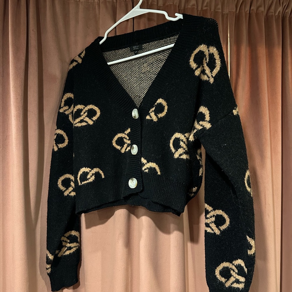 Debut Black and Tan Pretzel Cropped Cardigan